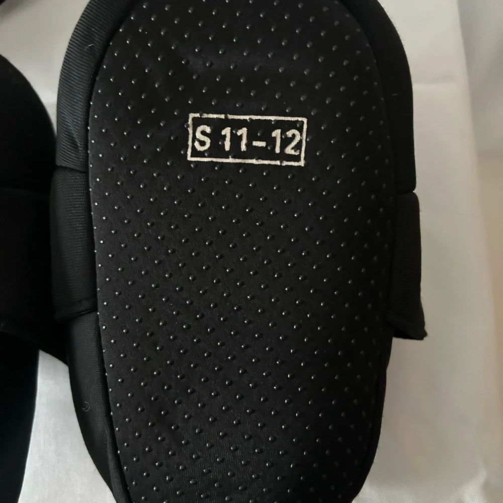 Star Wars Darth Vader Slippers and Pillow Set, Kids Size 11-12 - New W/out Tags - Picture 5 of 10